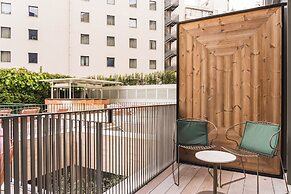 Luster Hotel