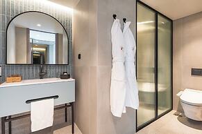 Luster Hotel