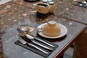 Luster Hotel