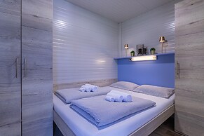 Rooftop Home With Whirlpool Sauna