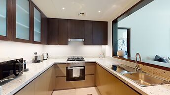 Stylish 23rd Floor Apartment at BLVD