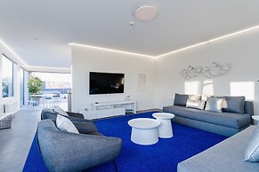 Quarters A1- Luxurious & Spacious