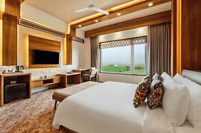 Shyama Sarovar Portico