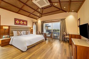 Shyama Sarovar Portico