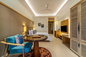 Shyama Sarovar Portico