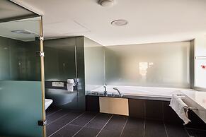 Crest72 Hotel