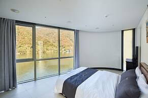 Crest72 Hotel