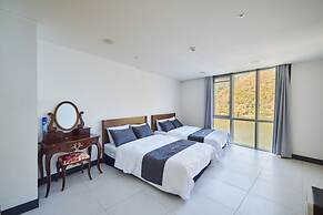 Crest72 Hotel
