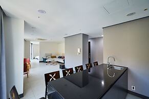 Crest72 Hotel