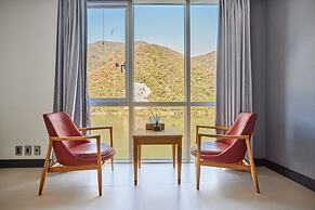 Crest72 Hotel