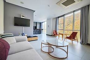 Crest72 Hotel