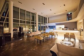 Crest72 Hotel