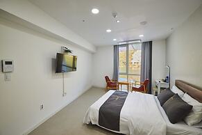 Crest72 Hotel