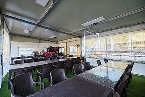 Crest72 Hotel