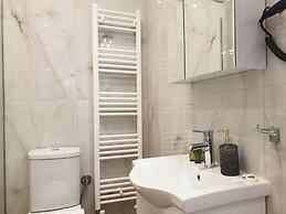 Eantos Studios and Suites
