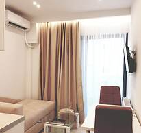 Eantos Studios and Suites