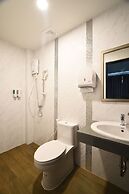 KOKO Hostel- Adults Only