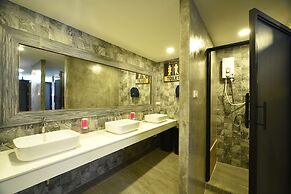 KOKO Hostel- Adults Only
