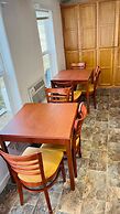 6 Plex Rental