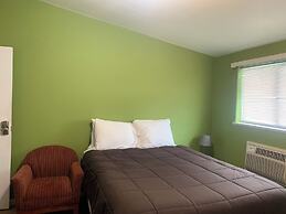 6 Plex Rental