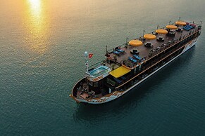 Nostalgia Halong Cruise