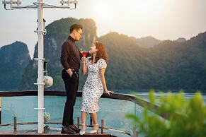 Nostalgia Halong Cruise