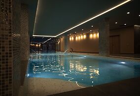 Lakeside Hotel