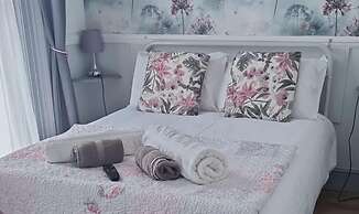 LilyRose Hotel