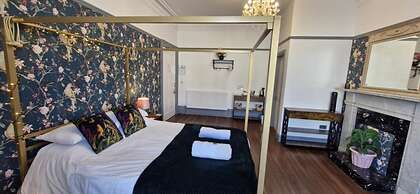 LilyRose Hotel