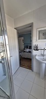 LilyRose Hotel