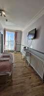 LilyRose Hotel