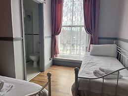 LilyRose Hotel