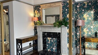 LilyRose Hotel