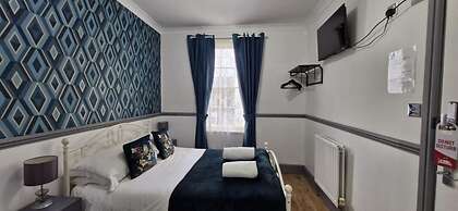 LilyRose Hotel