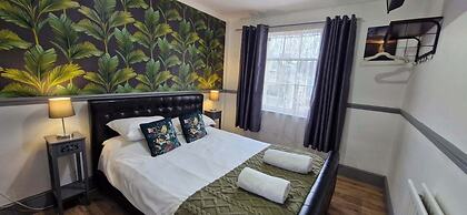 LilyRose Hotel