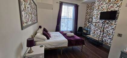 LilyRose Hotel