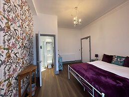 LilyRose Hotel