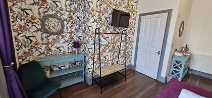 LilyRose Hotel