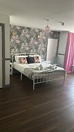 LilyRose Hotel