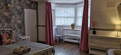 LilyRose Hotel