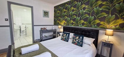 LilyRose Hotel