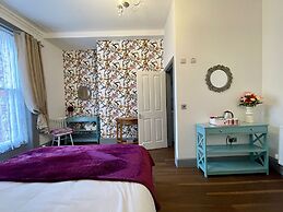 LilyRose Hotel