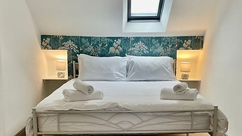 LilyRose Hotel
