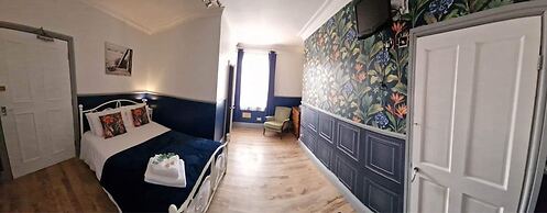 LilyRose Hotel