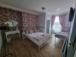 LilyRose Hotel