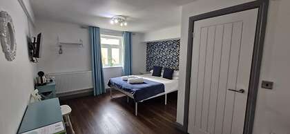 LilyRose Hotel