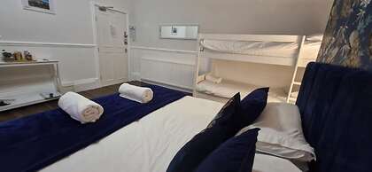 LilyRose Hotel