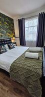 LilyRose Hotel