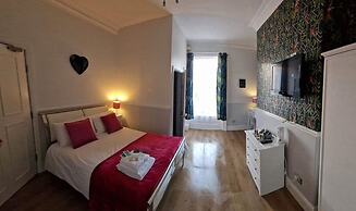 LilyRose Hotel