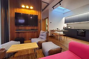 The Cedarwoods - Luxury Studio for 5!